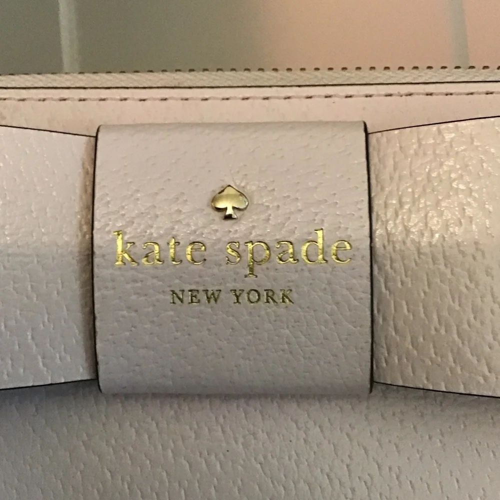 Kate Spade Blush Bow Wallet - Picture 2 of 12